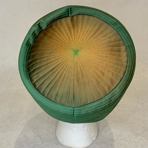 Caspar Davis authentic 1950s vintage green silk pillbox hat - Picture 3 of 4